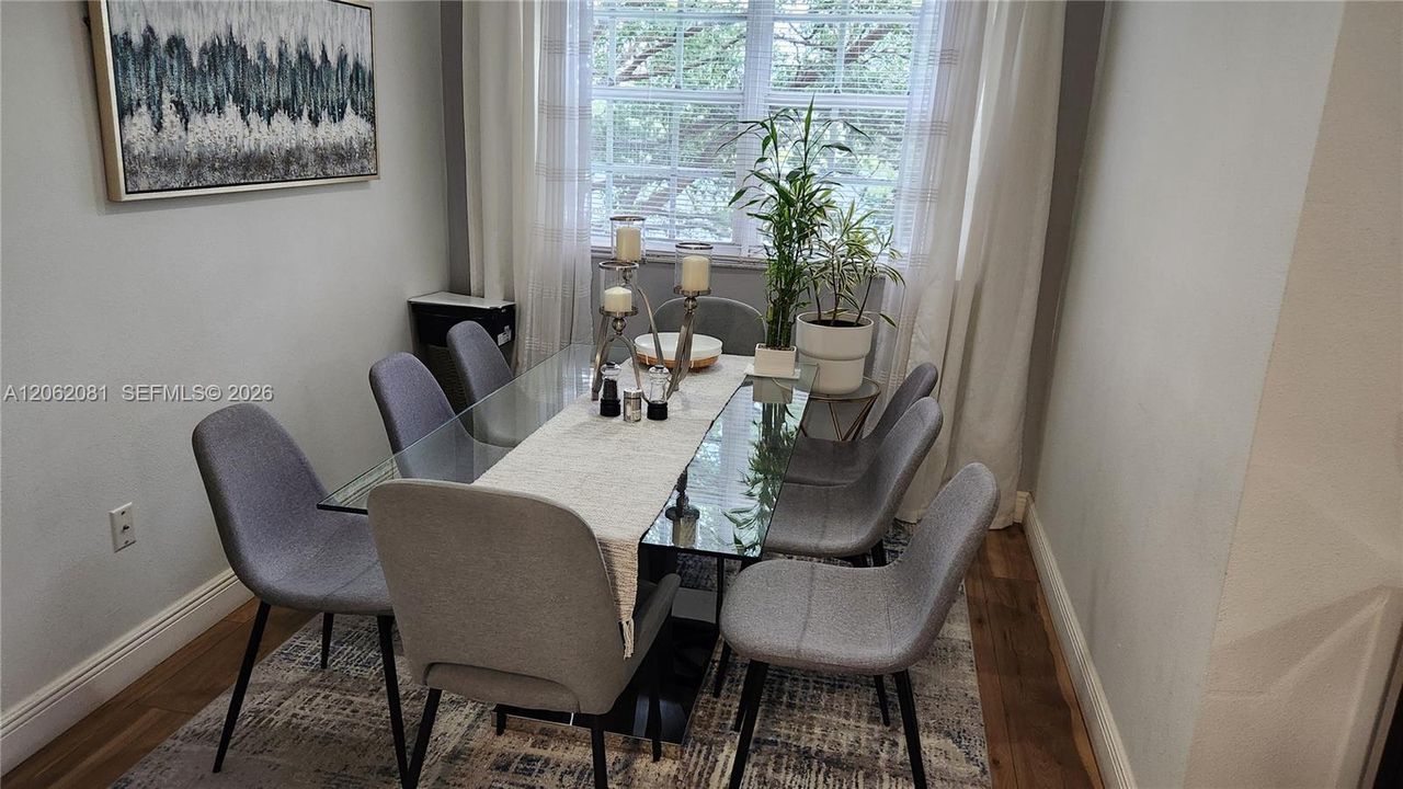 В аренду: $2,500 (2 спален, 2 ванн, 1130 Квадратных фут)