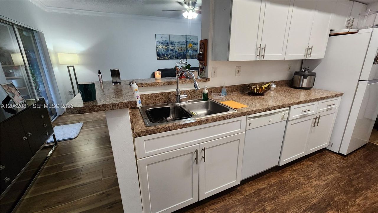 В аренду: $2,500 (2 спален, 2 ванн, 1130 Квадратных фут)