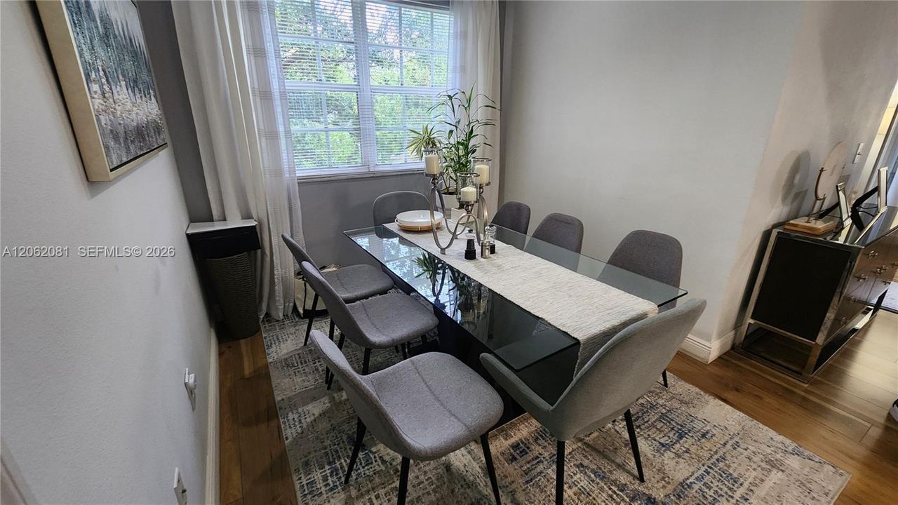 В аренду: $2,500 (2 спален, 2 ванн, 1130 Квадратных фут)