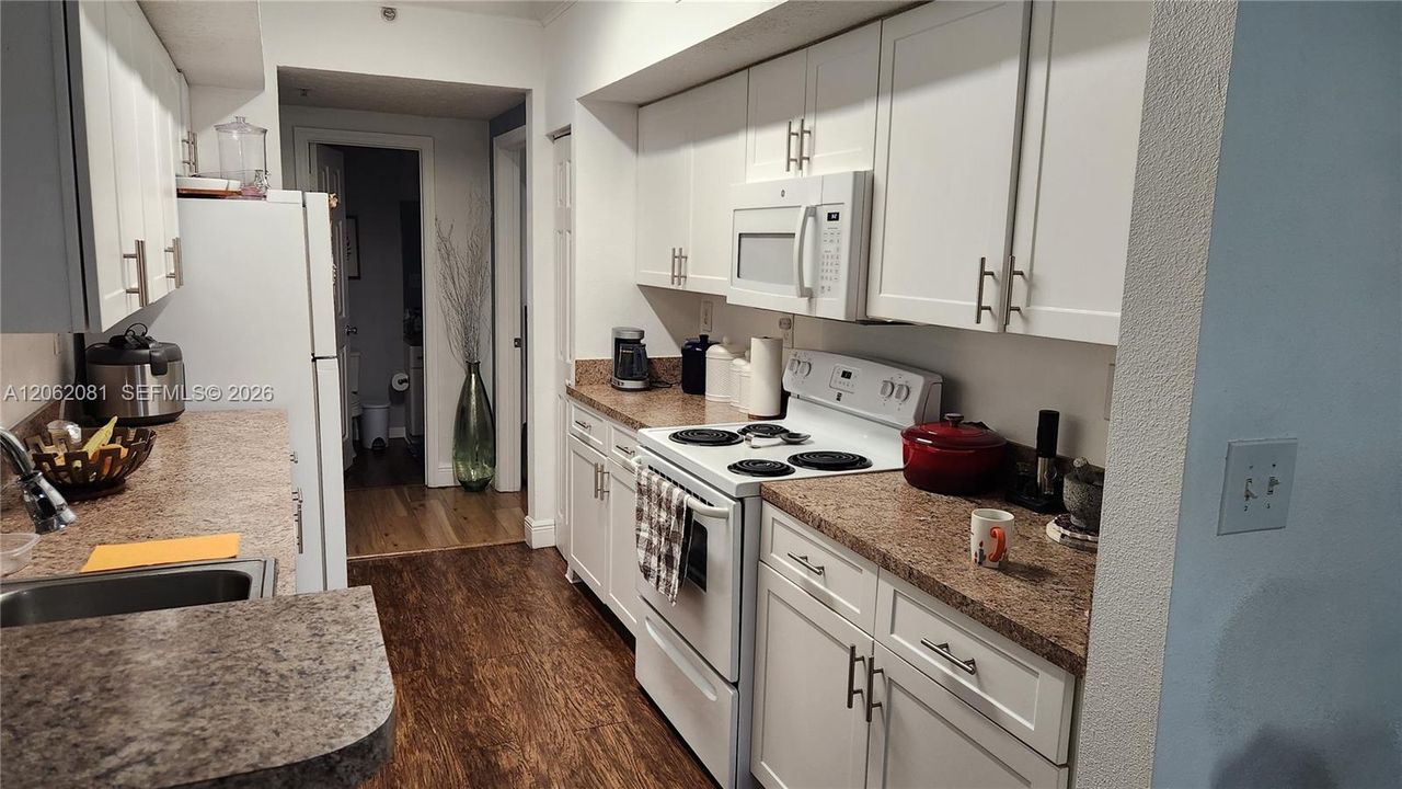 В аренду: $2,500 (2 спален, 2 ванн, 1130 Квадратных фут)