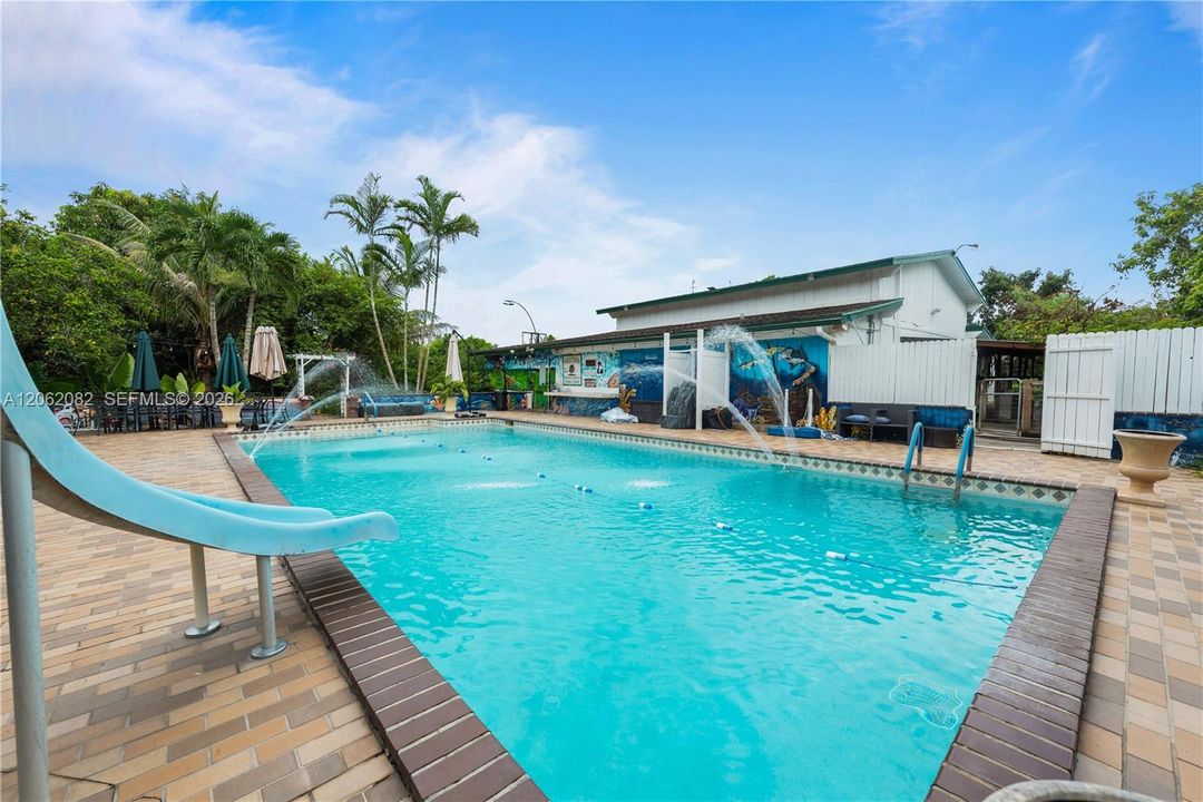 En Venta: $3,150,000 (5 camas, 4 baños, 3460 Pies cuadrados)