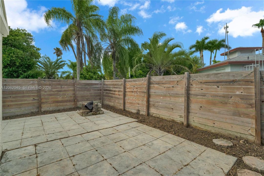 En Venta: $365,000 (3 camas, 2 baños, 1053 Pies cuadrados)