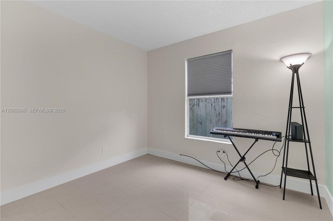 En Venta: $365,000 (3 camas, 2 baños, 1053 Pies cuadrados)