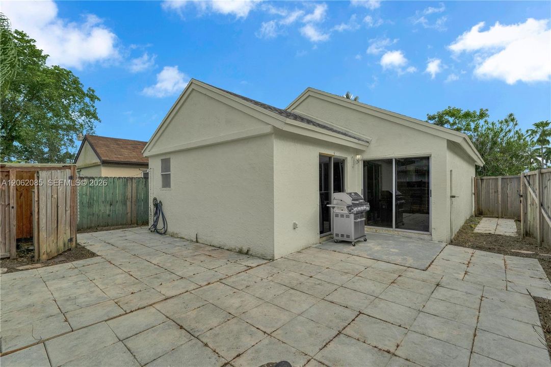 En Venta: $365,000 (3 camas, 2 baños, 1053 Pies cuadrados)