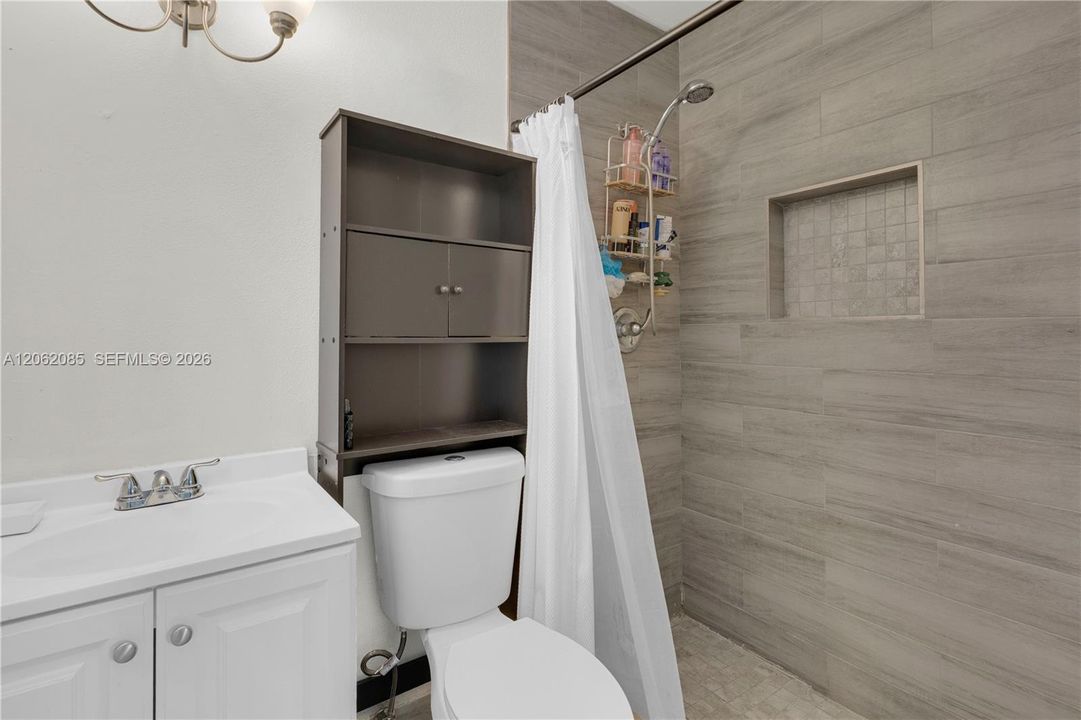 En Venta: $365,000 (3 camas, 2 baños, 1053 Pies cuadrados)