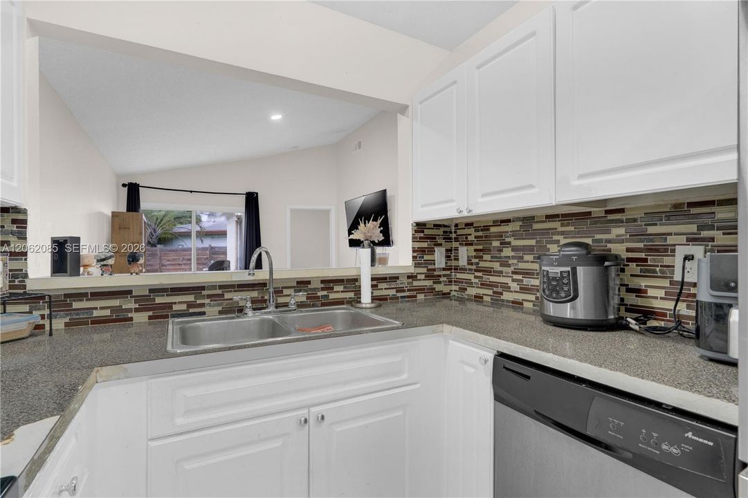 En Venta: $365,000 (3 camas, 2 baños, 1053 Pies cuadrados)