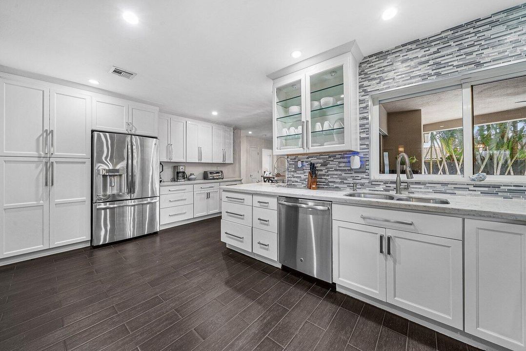 012-855BerkleyStreet-BocaRaton-FL-33487-
