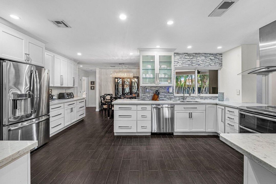 010-855BerkleyStreet-BocaRaton-FL-33487-