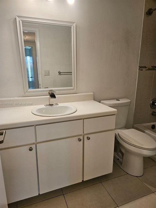 For Rent: $1,950 (1 beds, 1 baths, 810 Square Feet)