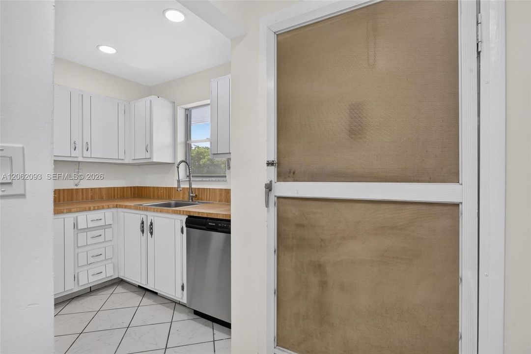 For Rent: $1,700 (2 beds, 2 baths, 1092 Square Feet)