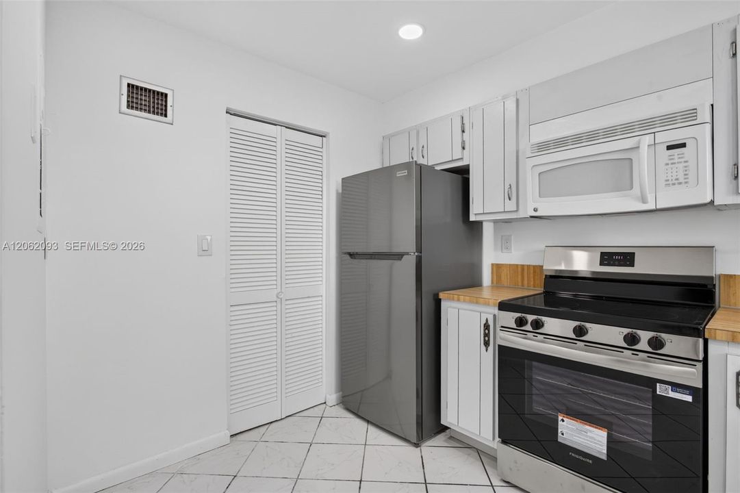 For Rent: $1,700 (2 beds, 2 baths, 1092 Square Feet)