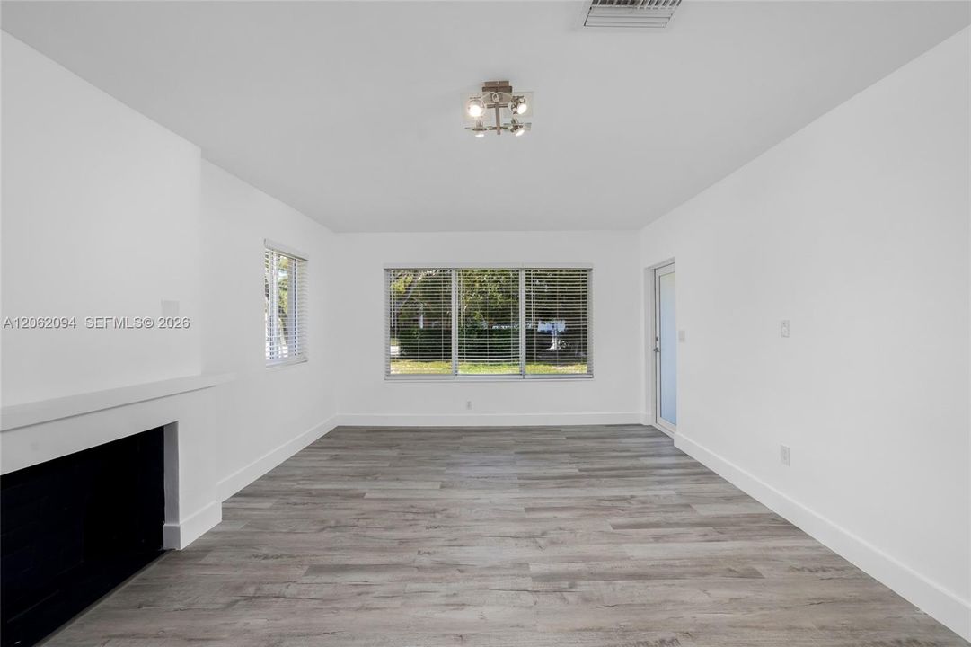 For Rent: $5,500 (3 beds, 2 baths, 1532 Square Feet)