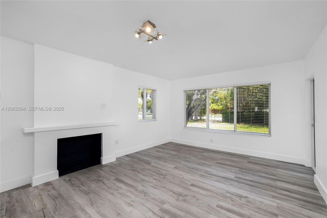 For Rent: $5,500 (3 beds, 2 baths, 1532 Square Feet)