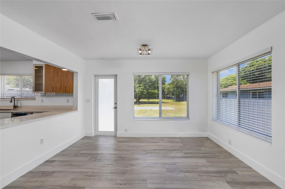 For Rent: $5,500 (3 beds, 2 baths, 1532 Square Feet)