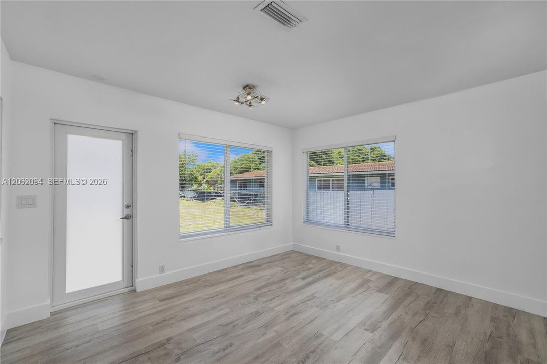 For Rent: $5,500 (3 beds, 2 baths, 1532 Square Feet)