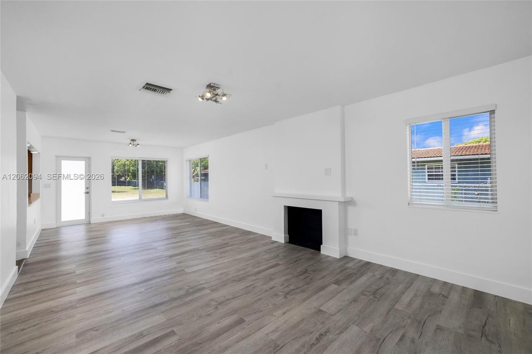 For Rent: $5,500 (3 beds, 2 baths, 1532 Square Feet)