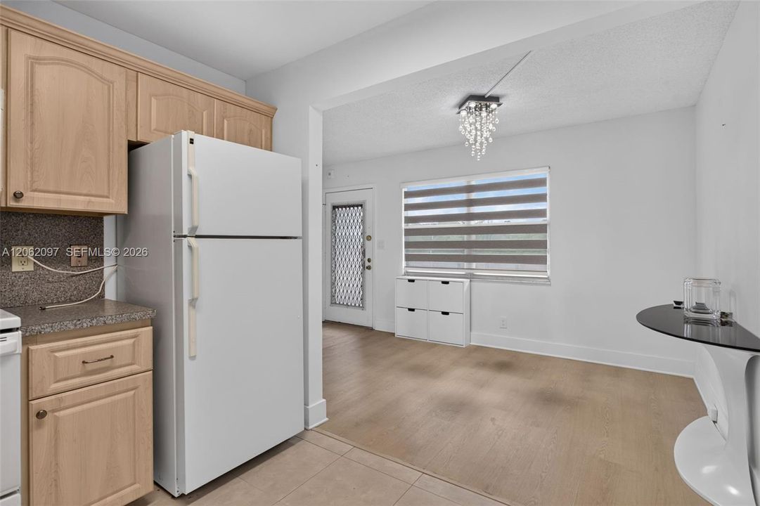 For Sale: $155,000 (2 beds, 2 baths, 1002 Square Feet)