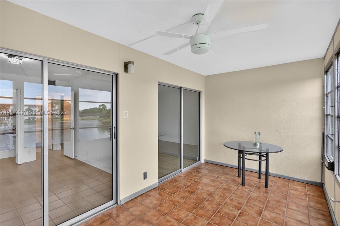 For Sale: $155,000 (2 beds, 2 baths, 1002 Square Feet)