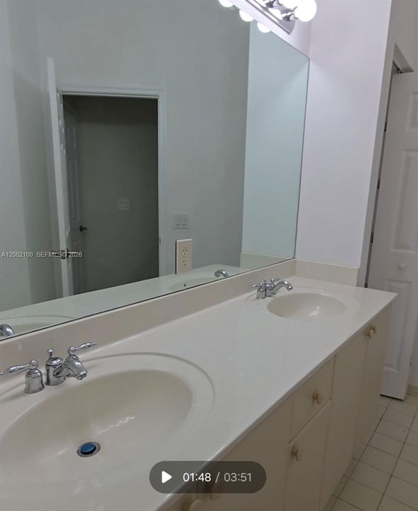 В аренду: $2,749 (3 спален, 2 ванн, 1502 Квадратных фут)