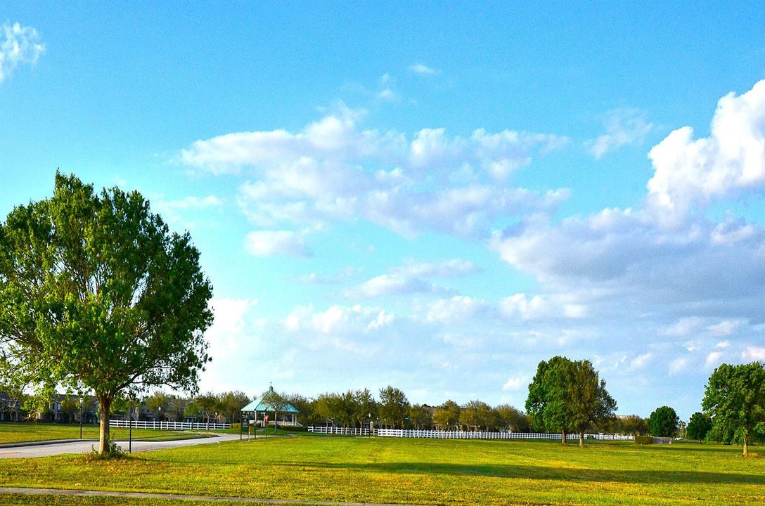 PointeWestGrounds