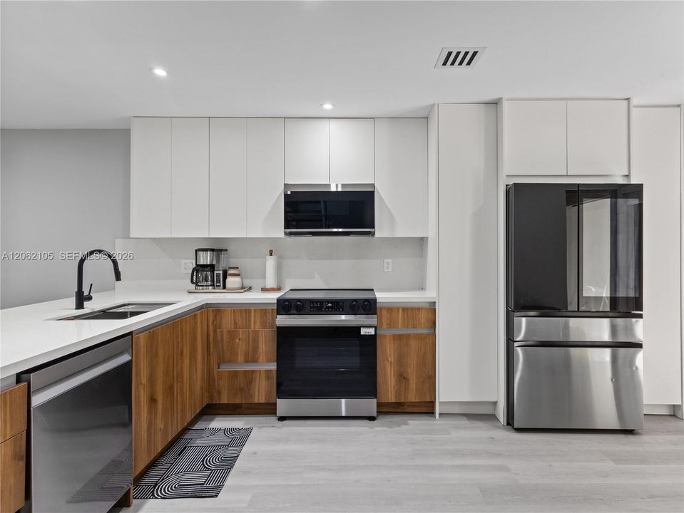 En Venta: $695,000 (3 camas, 2 baños, 1712 Pies cuadrados)