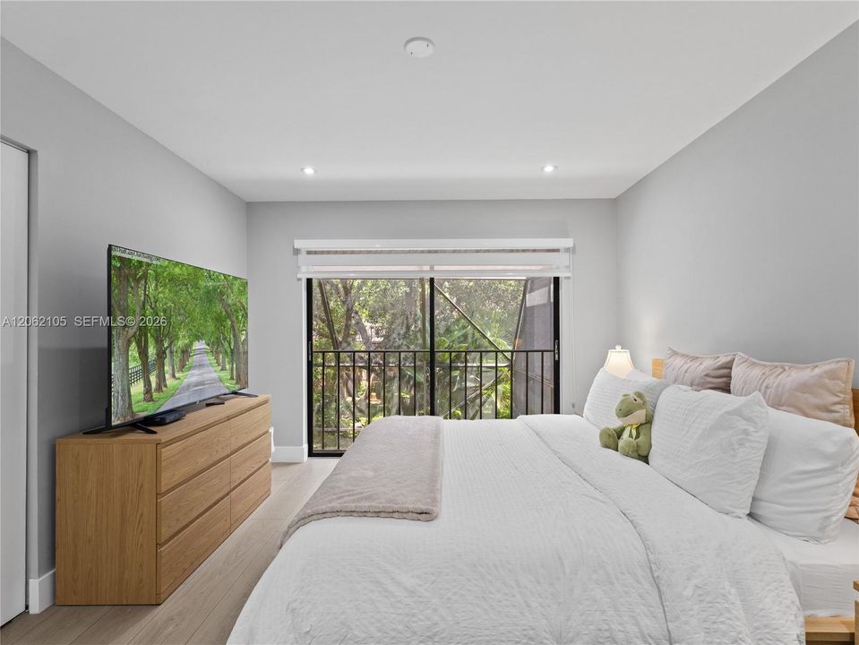 En Venta: $695,000 (3 camas, 2 baños, 1712 Pies cuadrados)