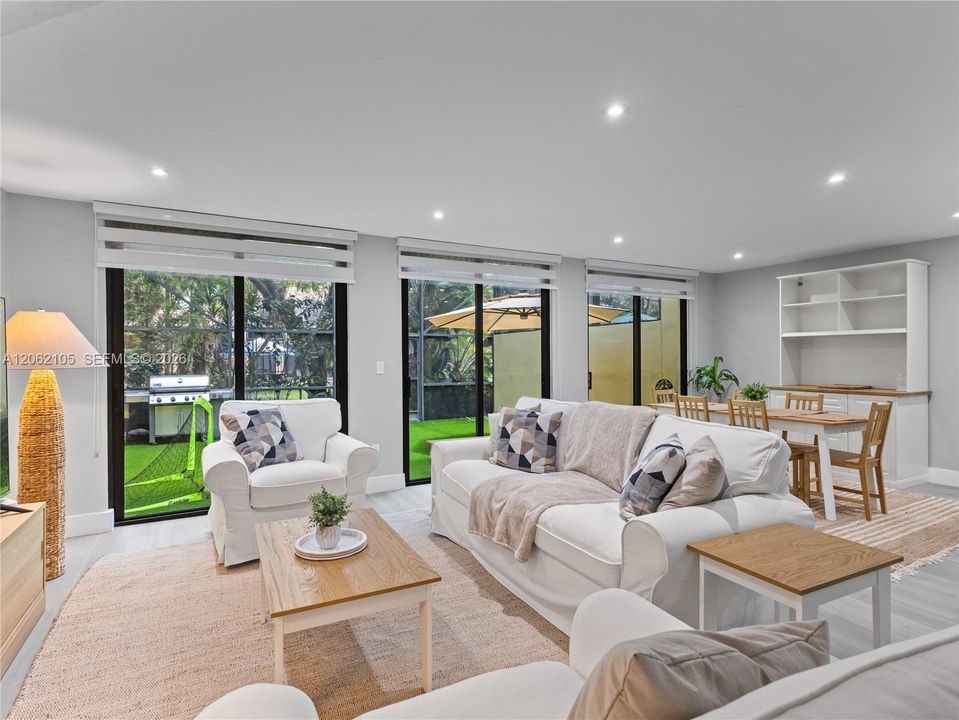 En Venta: $695,000 (3 camas, 2 baños, 1712 Pies cuadrados)