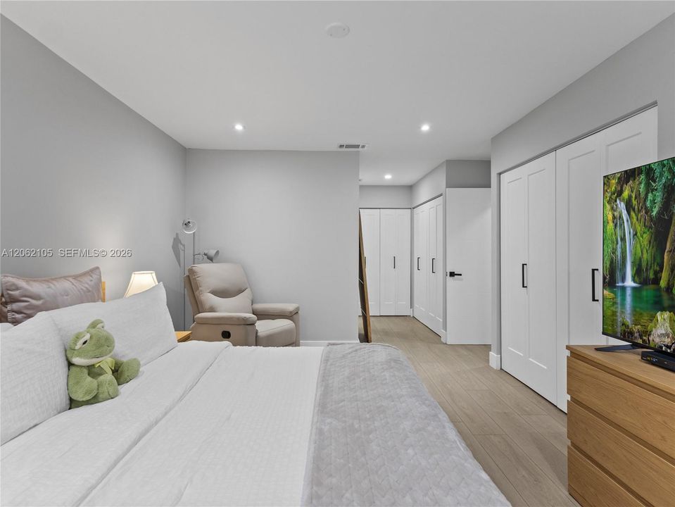 En Venta: $695,000 (3 camas, 2 baños, 1712 Pies cuadrados)