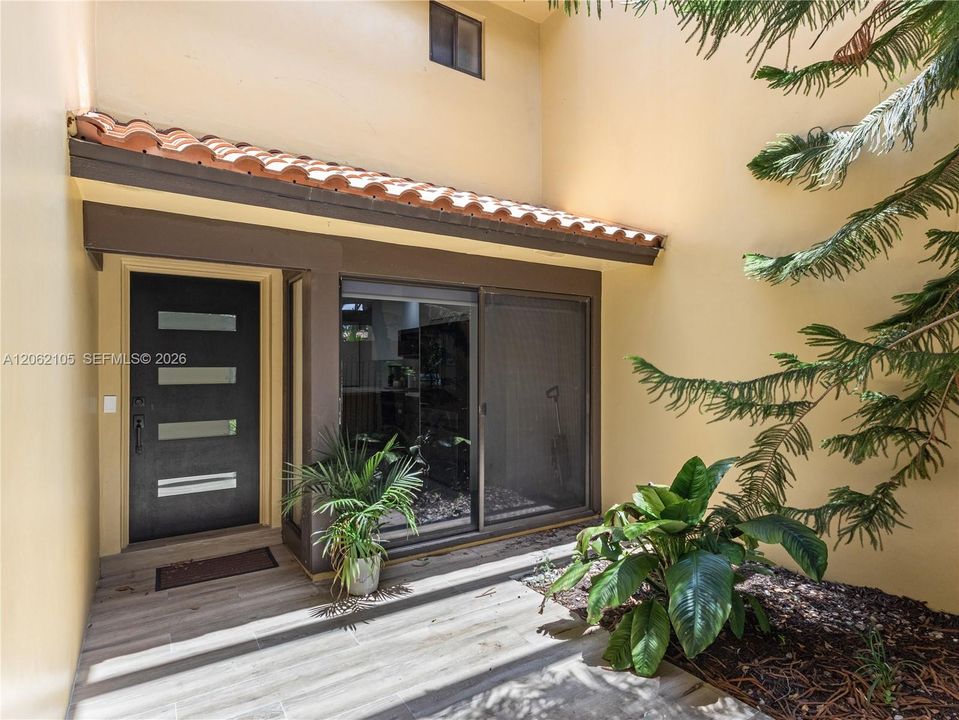 En Venta: $695,000 (3 camas, 2 baños, 1712 Pies cuadrados)