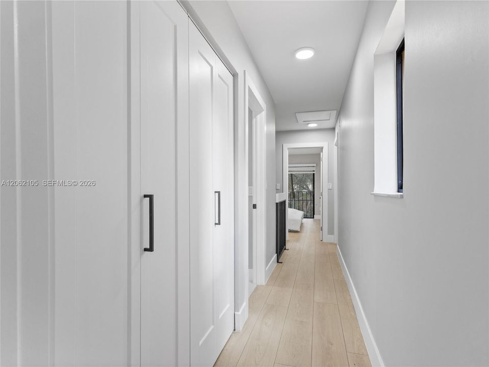 En Venta: $695,000 (3 camas, 2 baños, 1712 Pies cuadrados)