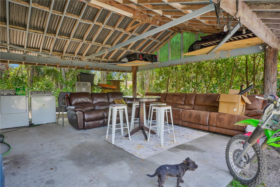 En Venta: $1,700,000 (4 camas, 3 baños, 2704 Pies cuadrados)