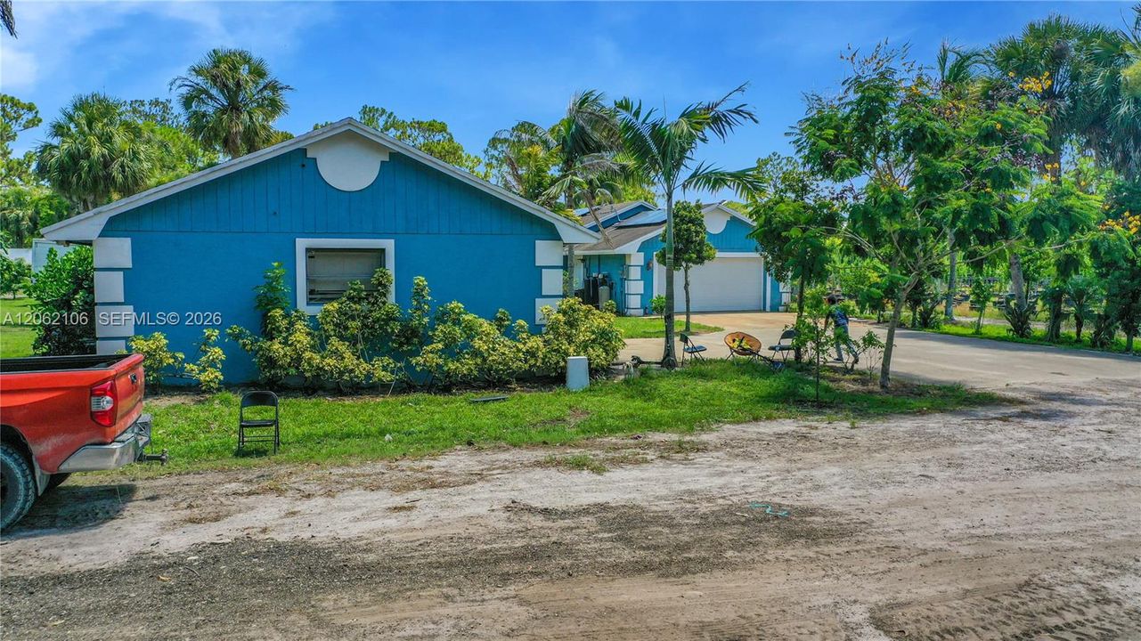 En Venta: $1,700,000 (4 camas, 3 baños, 2704 Pies cuadrados)