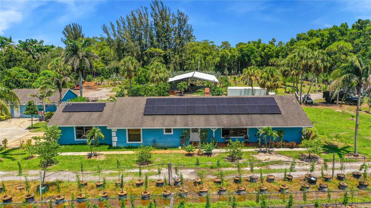 En Venta: $1,700,000 (4 camas, 3 baños, 2704 Pies cuadrados)