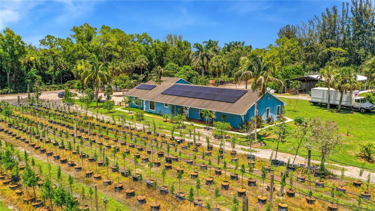 En Venta: $1,700,000 (4 camas, 3 baños, 2704 Pies cuadrados)