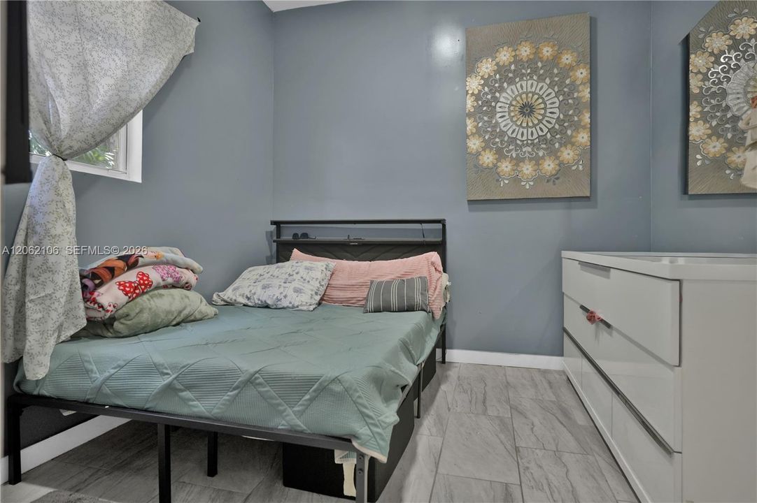 En Venta: $1,700,000 (4 camas, 3 baños, 2704 Pies cuadrados)