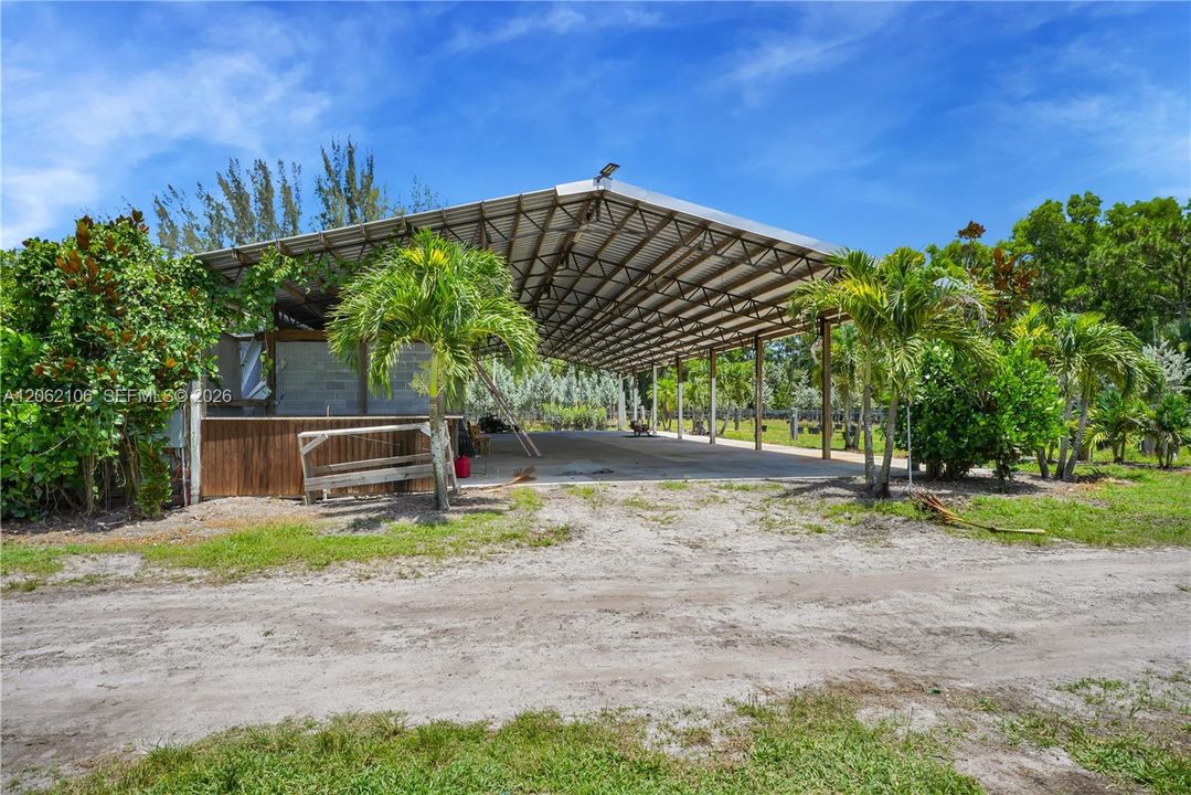 En Venta: $1,700,000 (4 camas, 3 baños, 2704 Pies cuadrados)