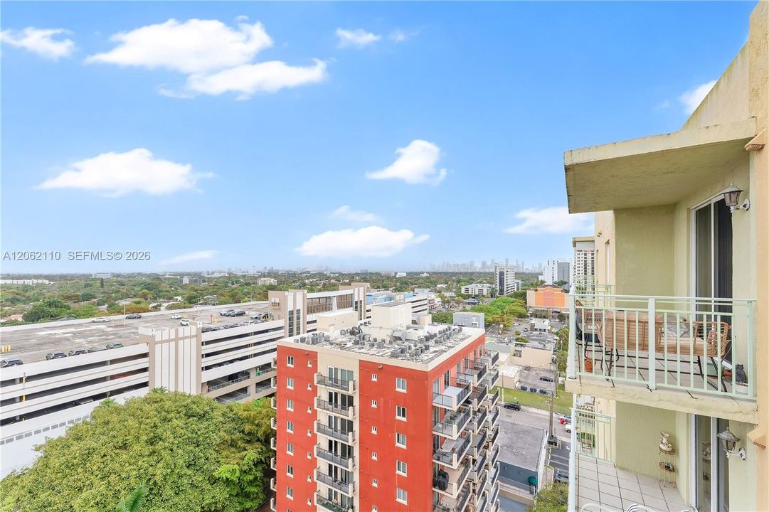 На продажу: $399,000 (2 спален, 2 ванн, 842 Квадратных фут)