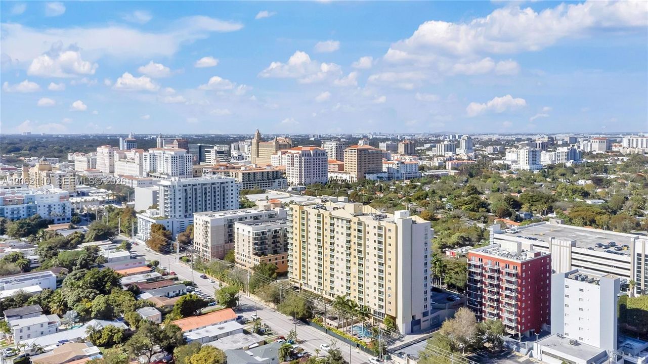 На продажу: $399,000 (2 спален, 2 ванн, 842 Квадратных фут)