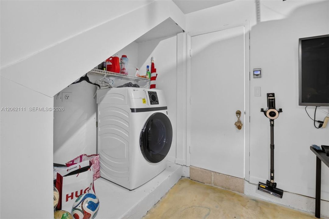 На продажу: $585,000 (3 спален, 2 ванн, 1656 Квадратных фут)