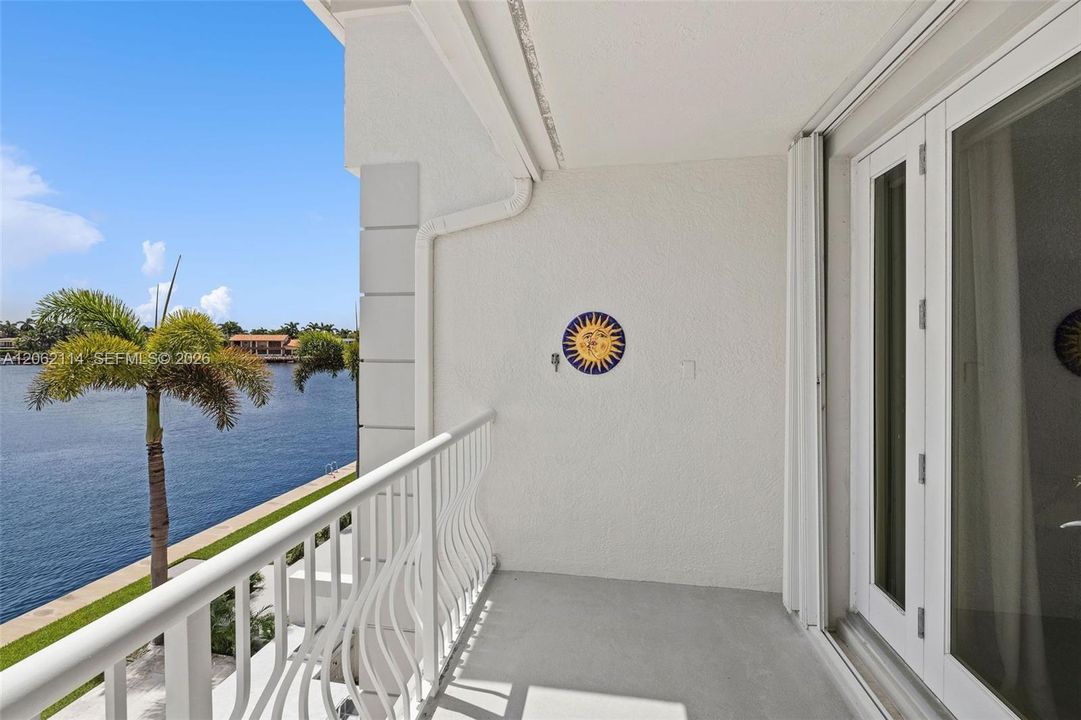 For Rent: $11,000 (3 beds, 4 baths, 3200 Square Feet)