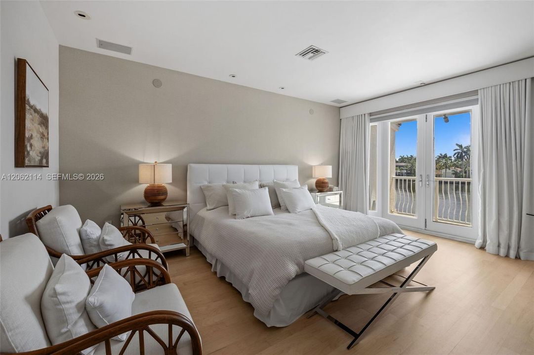For Rent: $11,000 (3 beds, 4 baths, 3200 Square Feet)
