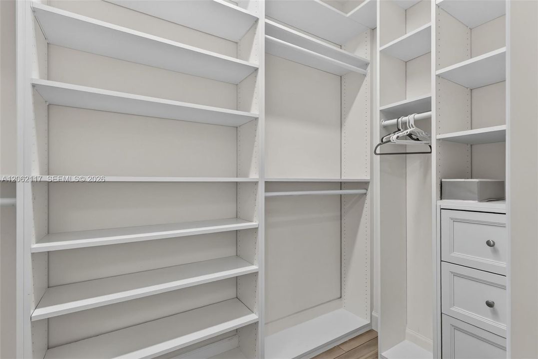 В аренду: $4,200 (4 спален, 3 ванн, 2358 Квадратных фут)