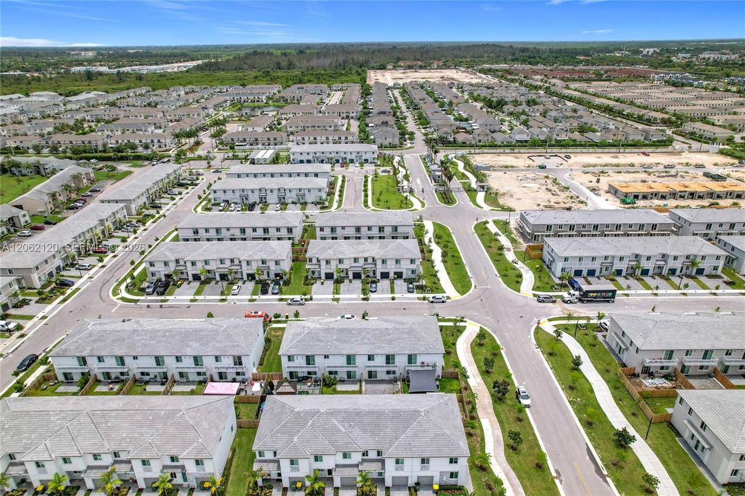 На продажу: $385,000 (3 спален, 2 ванн, 1642 Квадратных фут)