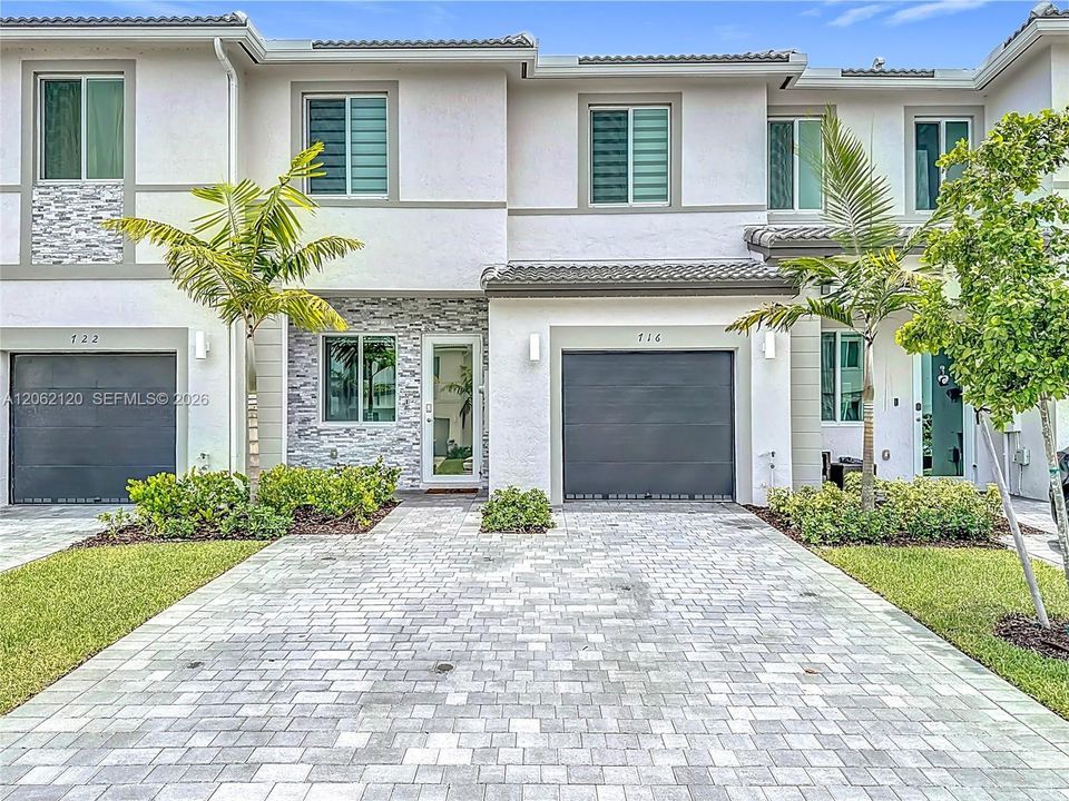 На продажу: $385,000 (3 спален, 2 ванн, 1642 Квадратных фут)