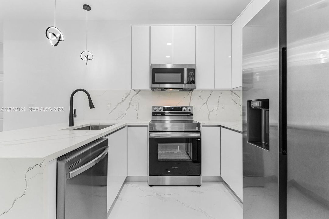 For Sale: $360,000 (3 beds, 2 baths, 1581 Square Feet)