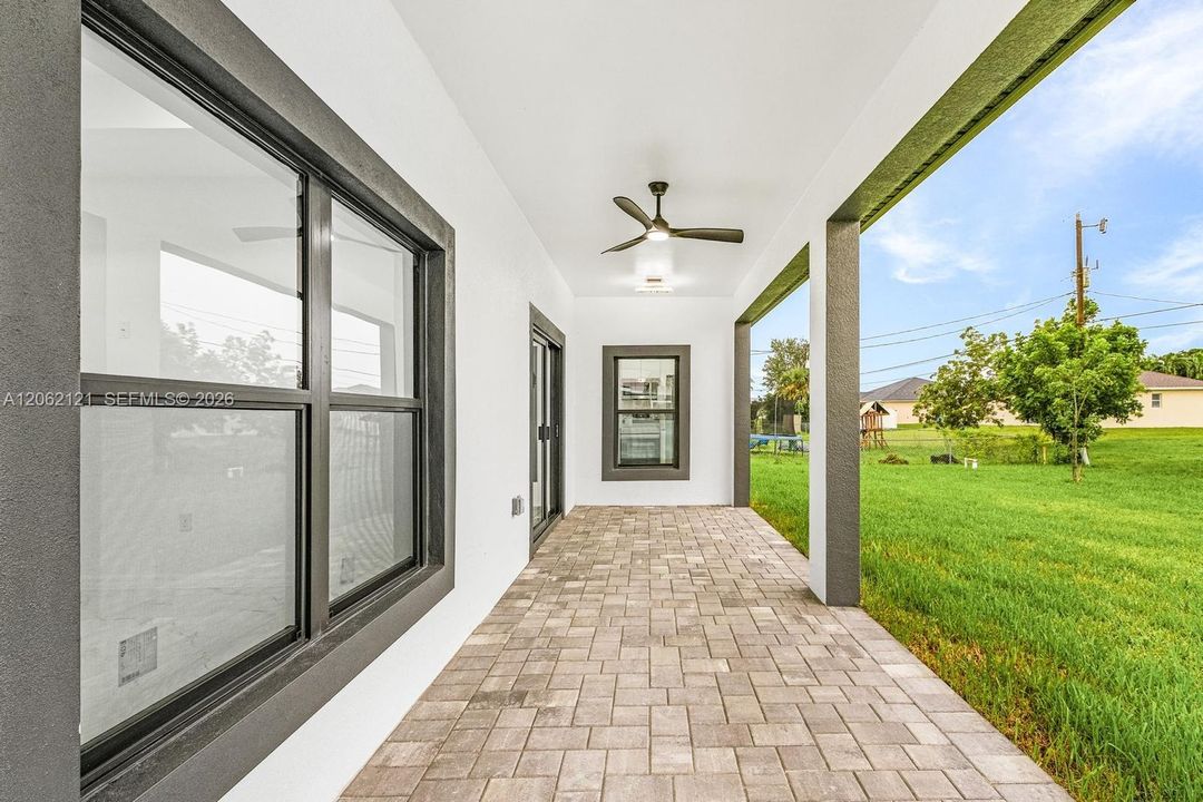 For Sale: $360,000 (3 beds, 2 baths, 1581 Square Feet)
