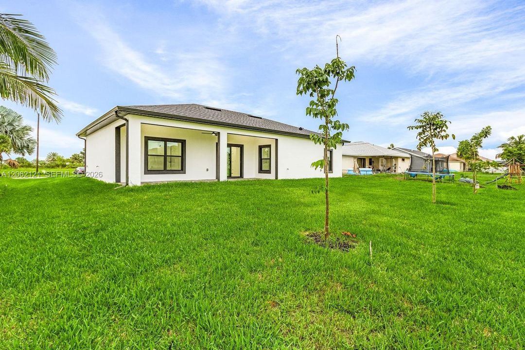 For Sale: $360,000 (3 beds, 2 baths, 1581 Square Feet)