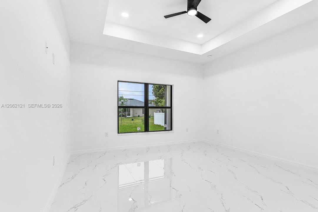 For Sale: $360,000 (3 beds, 2 baths, 1581 Square Feet)