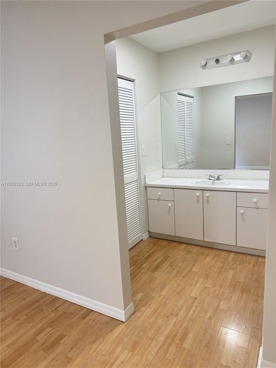В аренду: $3,400 (3 спален, 2 ванн, 1570 Квадратных фут)