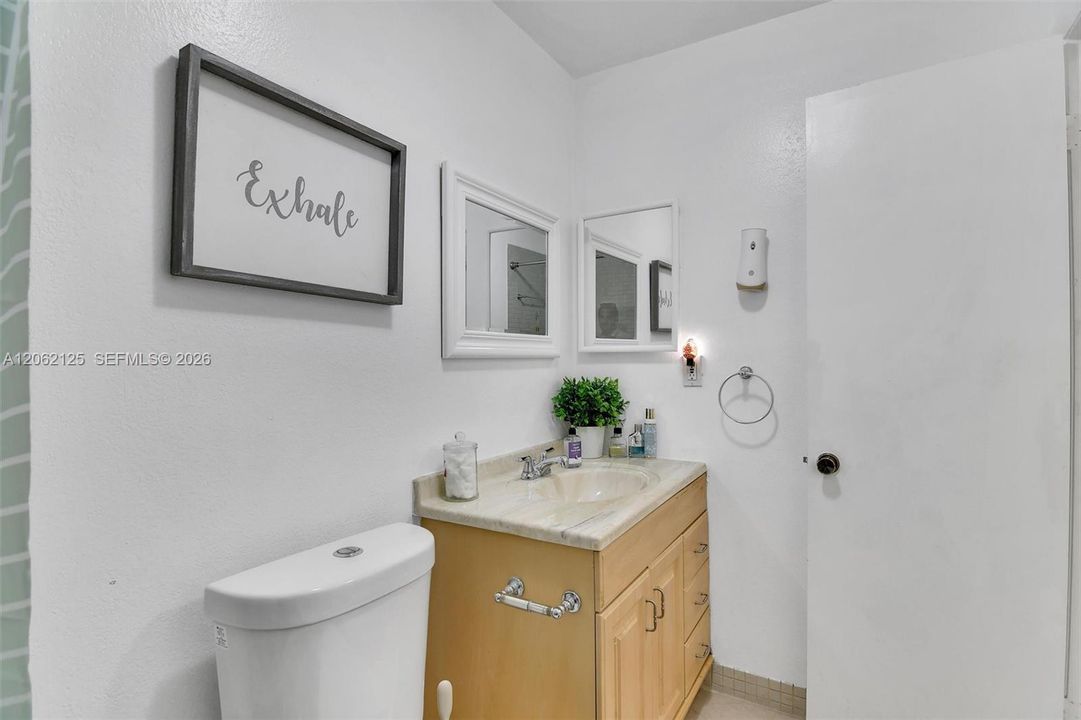 For Sale: $475,000 (2 beds, 2 baths, 1236 Square Feet)